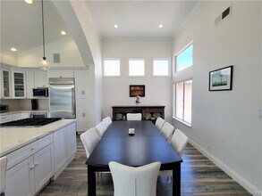 5532 Spinnaker Bay Dr in Long Beach, CA - Building Photo - Building Photo