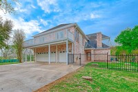 1328 Peach Ridge Rd in Brookshire, TX - Foto de edificio - Building Photo