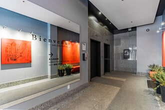 540 Charest Boul in Québec, QC - Foto de edificio - Building Photo