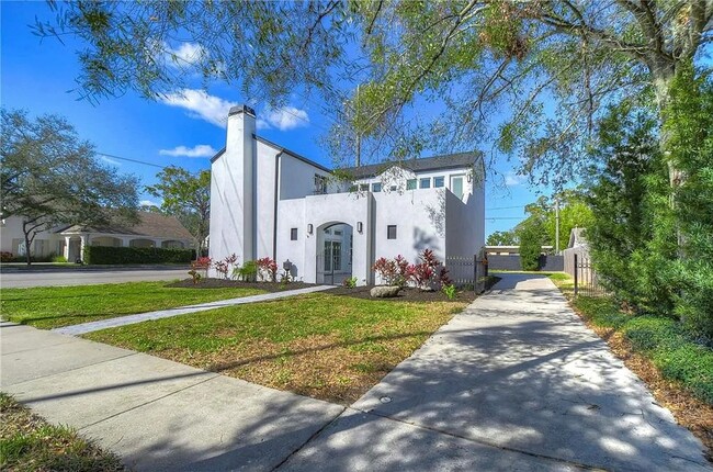 property at 2909 W Fountain Blvd