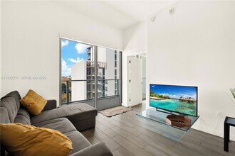 1600 SW 1st Ave, Unit 804 in Miami, FL - Foto de edificio - Building Photo