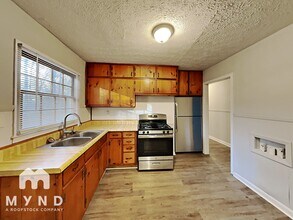 425 Stephenson Rd in Stone Mountain, GA - Building Photo - Building Photo
