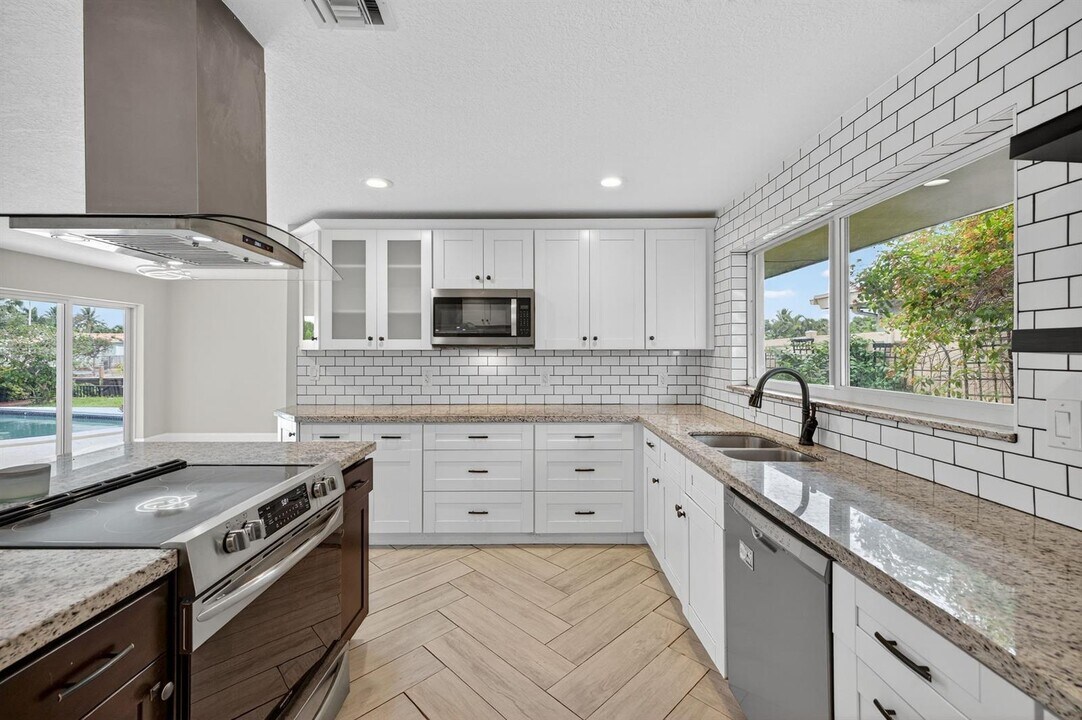 1460 NE 57th Ct in Fort Lauderdale, FL - Building Photo