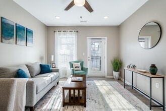 Pinnacle Ridge Apartments in Fishersville, VA - Foto de edificio - Building Photo