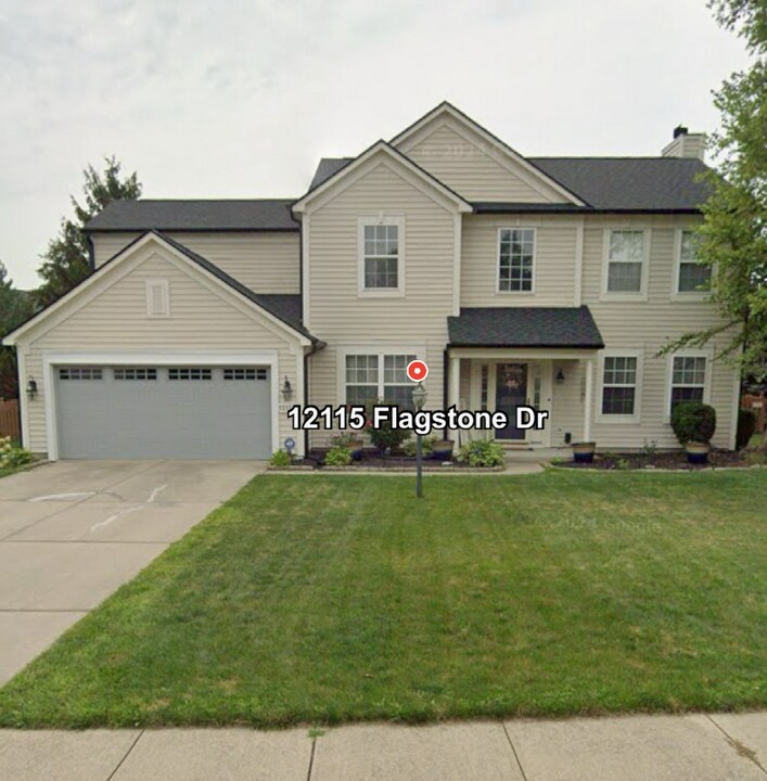 12115 Flagstone Dr in Fishers, IN - Building Photo