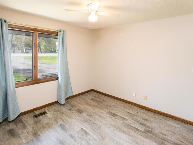 property at 23622 Smithtown Rd