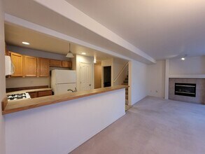 7078 Fairweather Park Loop in Anchorage, AK - Building Photo - Building Photo