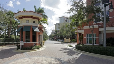 Jupiter Yacht Club in Jupiter, FL - Building Photo - Building Photo