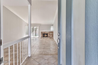 160 Cottage Grove Ave in Camarillo, CA - Building Photo - Building Photo
