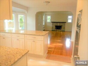 333 Florence Ave in Hawthorne, NJ - Building Photo - Building Photo