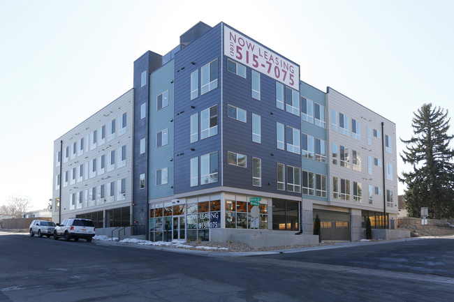 1100 Girard in Englewood, CO - Foto de edificio - Building Photo