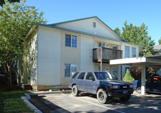 1885 W Overland Rd in Boise, ID - Foto de edificio - Building Photo