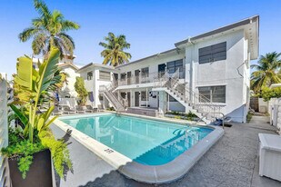 335 Desoto St in Hollywood, FL - Building Photo