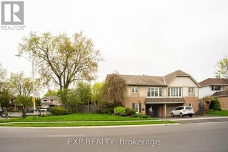 3072 Autumn Hill Crescent in Burlington, ON - Building Photo - Building Photo