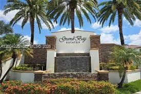 8900 NW 97th Ave in Doral, FL - Building Photo - Building Photo