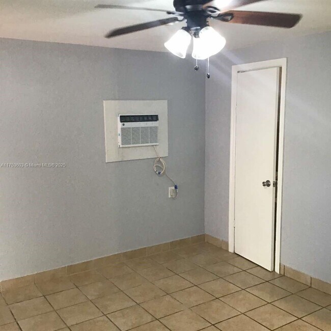 1610 NW 8th Terrace in Miami, FL - Building Photo - Building Photo