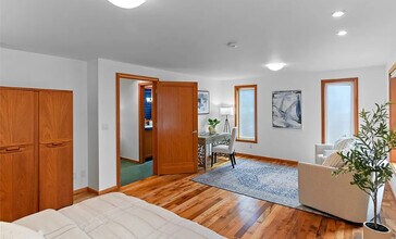 6133 Lariat Loop in Bainbridge Island, WA - Building Photo - Building Photo