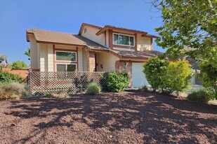 32460 Somerset Dr in Lake Elsinore, CA - Building Photo