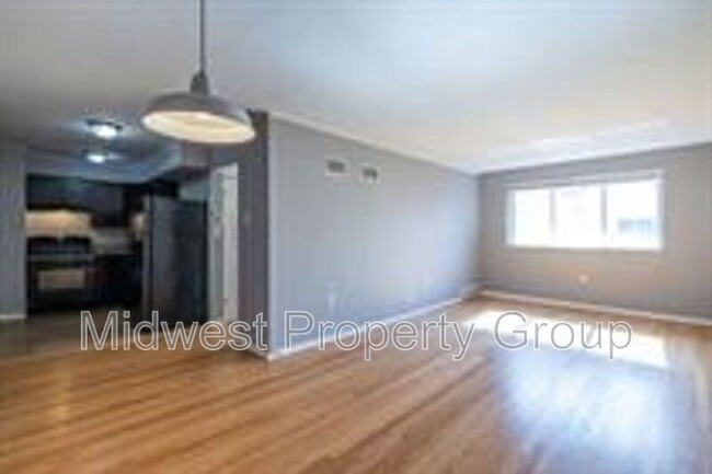 property at 2507 S Big Bend Blvd