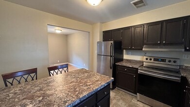 707 Bong Blvd in Duluth, MN - Building Photo - Building Photo