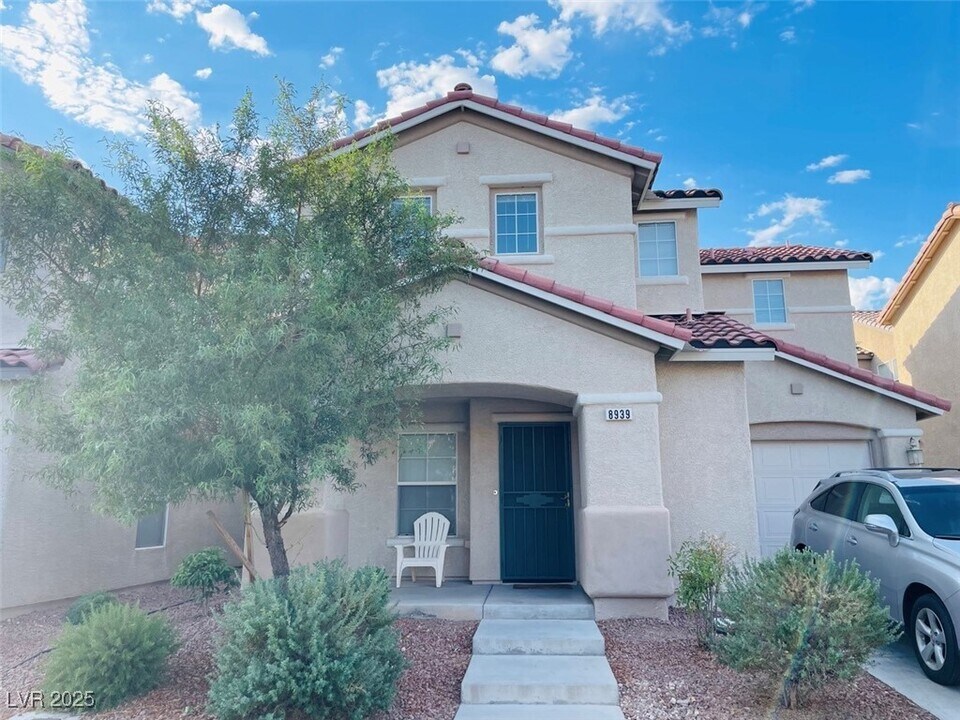8939 Flying Frog Ave in Las Vegas, NV - Foto de edificio