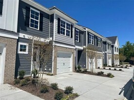 5297 Sports Club Run in Suffolk, VA - Building Photo