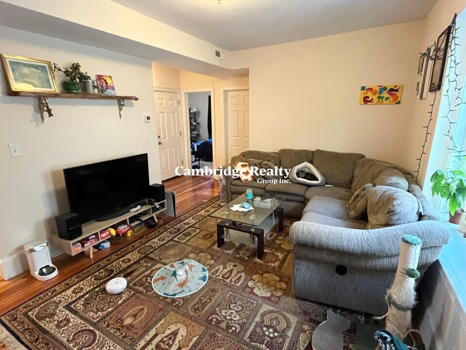 24 Willard Ave, Unit 2 in Medford, MA - Building Photo