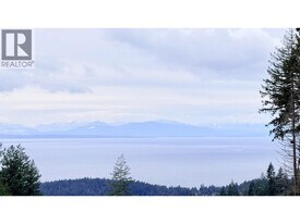 3963 Uplands Wy in Vancouver, BC - Building Photo