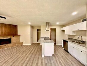 4819 Porter Ridge Dr in Houston, TX - Building Photo - Building Photo