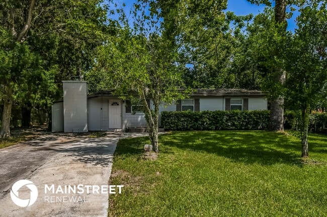 property at 6965 Miss Muffet Ln N