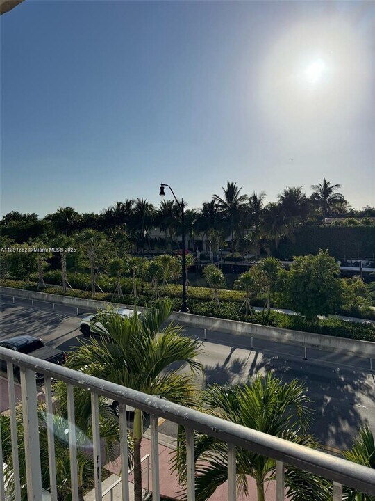 2939 Indian Creek Dr in Miami Beach, FL - Building Photo