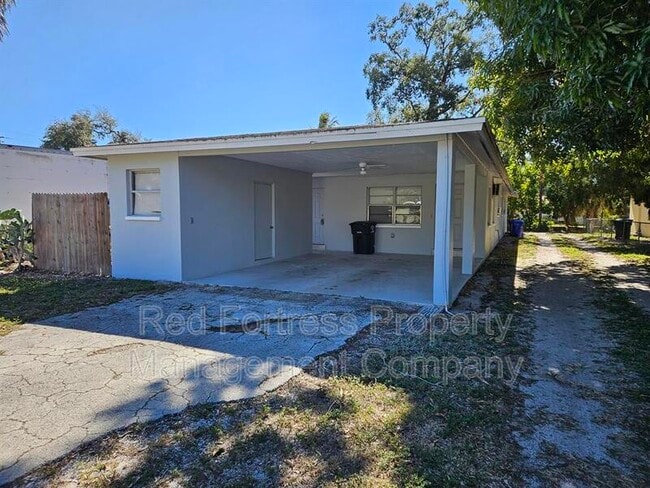 2354 Willard St in Ft. Myers, FL - Building Photo - Building Photo