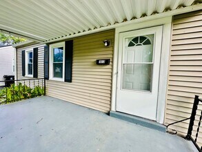 1613 Clara Ave in Louisville, KY - Building Photo - Building Photo