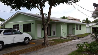 418 NE 4th St in Pompano Beach, FL - Building Photo - Building Photo