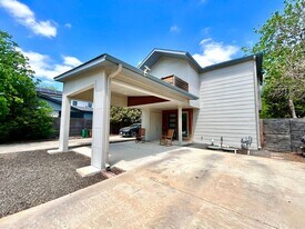 930 E 54th St in Austin, TX - Building Photo