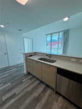 350 NE 24th St, Unit 514 in Miami, FL - Foto de edificio - Building Photo