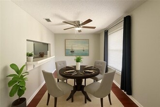 4800 Pontchartrain Dr, Unit 17 in Slidell, LA - Foto de edificio - Building Photo