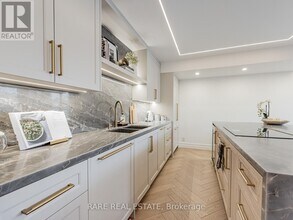 449 Walmer Rd in Toronto, ON - Building Photo - Building Photo