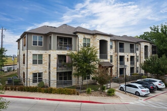 Oaks of Kyle Apartments in Kyle, TX - Foto de edificio - Building Photo