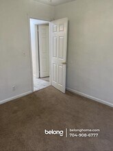 5724 Phillips St in Charlotte, NC - Foto de edificio - Building Photo