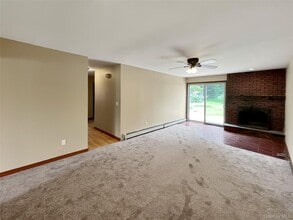 43 Elm Ave in Glen Cove, NY - Building Photo - Building Photo