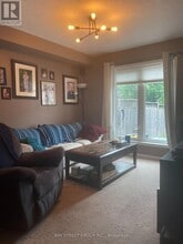 27 Newport Cres in Hamilton, ON - Building Photo - Building Photo