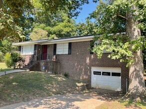 612 Tomahawk Cir in Birmingham, AL - Building Photo - Building Photo