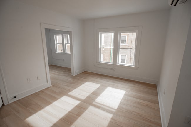 1388 W 83rd St, Unit 413 in Cleveland, OH - Building Photo - Building Photo