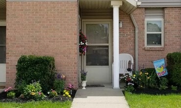 93 N 3rd St in Shelby, OH - Building Photo - Building Photo