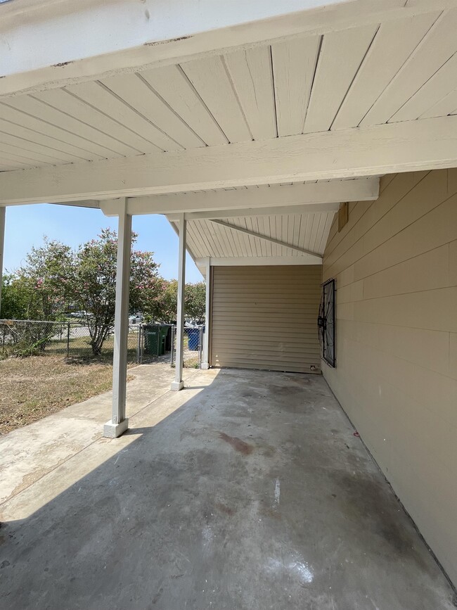 5547 Stonybrook Dr in San Antonio, TX - Building Photo - Building Photo