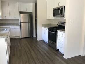 5721 Carnegie St in San Diego, CA - Building Photo - Building Photo