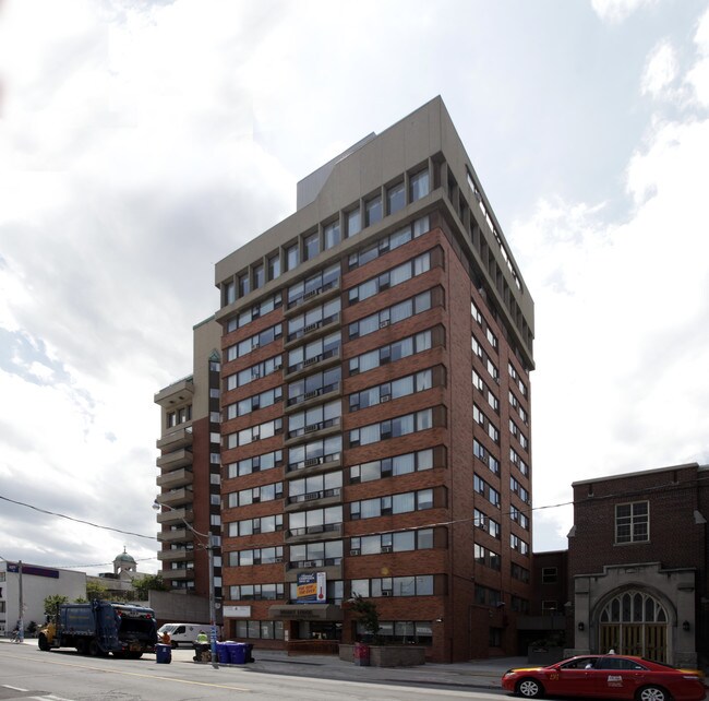 McClintock Manor in Toronto, ON - Building Photo - Building Photo