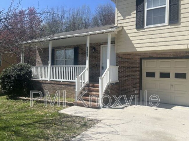 2623 Crestpark Rd in Knoxville, TN - Building Photo - Building Photo