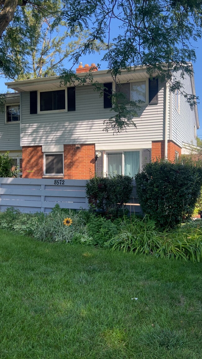 property at 8572 W Villard Ave